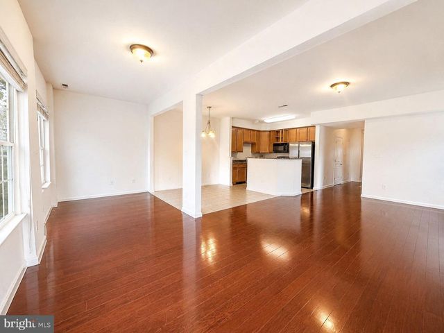 40 SUNDANCE DR, Hamilton, NJ 08619