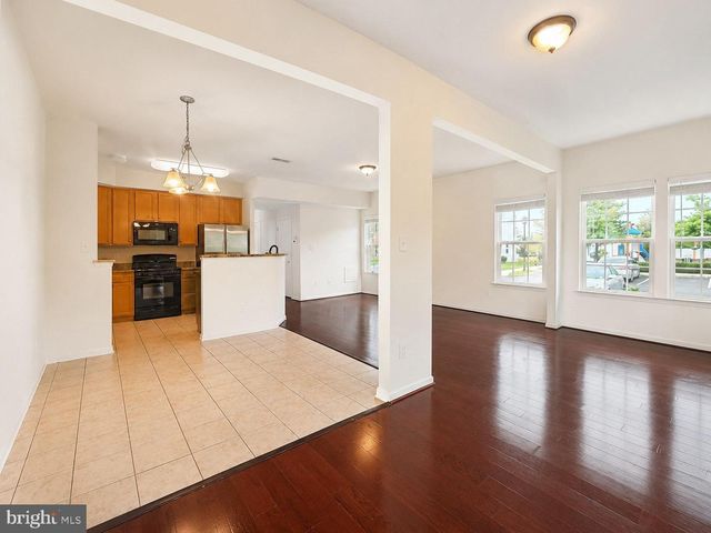 40 SUNDANCE DR, Hamilton, NJ 08619