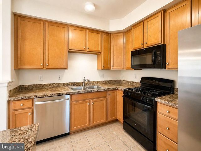 40 SUNDANCE DR, Hamilton, NJ 08619