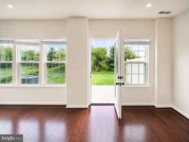 40 SUNDANCE DR, Hamilton, NJ 08619