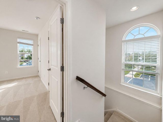 40 SUNDANCE DR, Hamilton, NJ 08619
