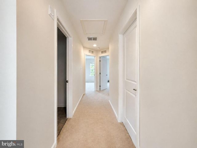 40 SUNDANCE DR, Hamilton, NJ 08619