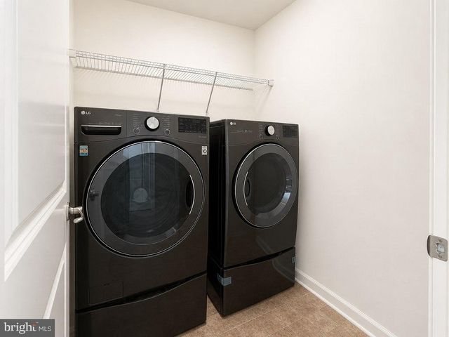 40 SUNDANCE DR, Hamilton, NJ 08619