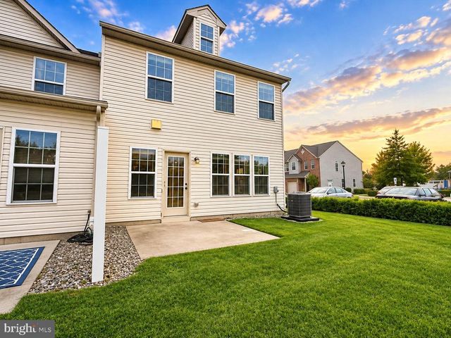 40 SUNDANCE DR, Hamilton, NJ 08619