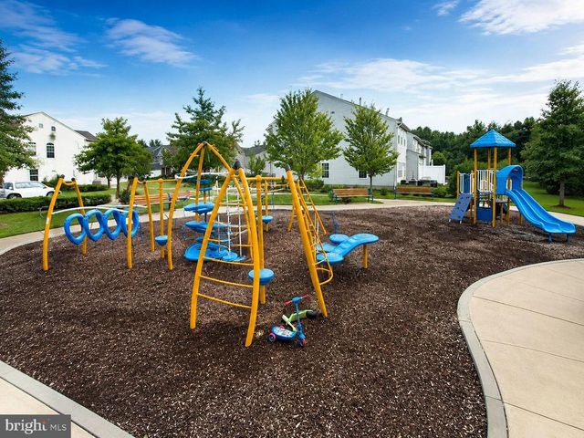 40 SUNDANCE DR, Hamilton, NJ 08619