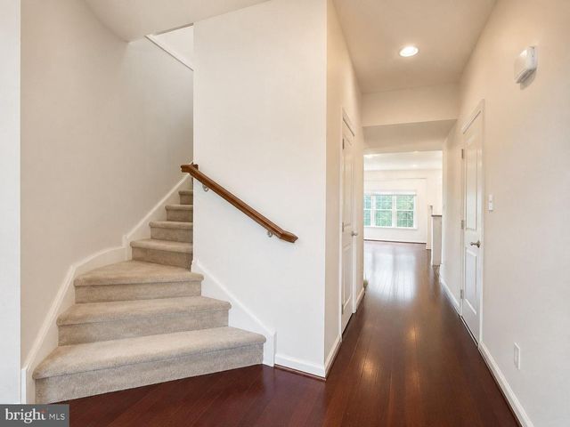 40 SUNDANCE DR, Hamilton, NJ 08619