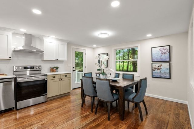122 York St, Stoughton, MA 02072