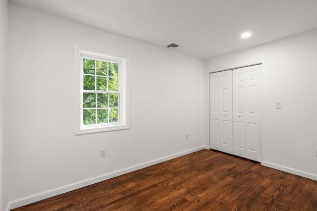 122 York St, Stoughton, MA 02072
