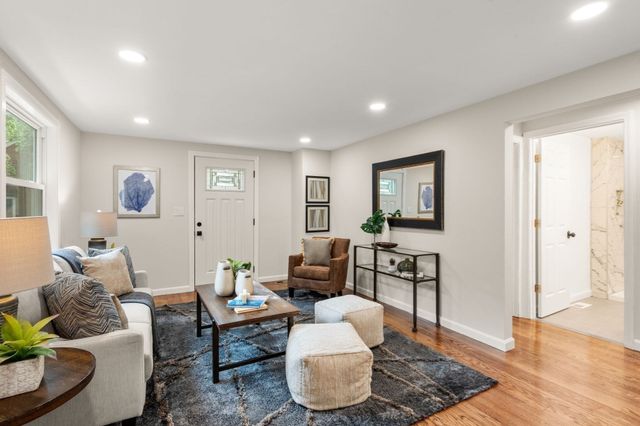 122 York St, Stoughton, MA 02072