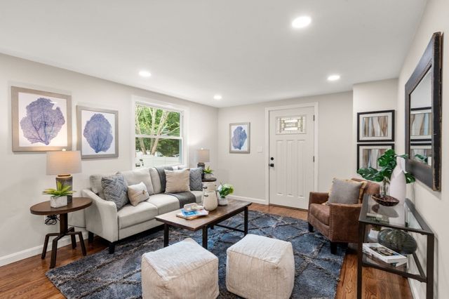 122 York St, Stoughton, MA 02072