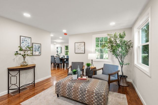 122 York St, Stoughton, MA 02072