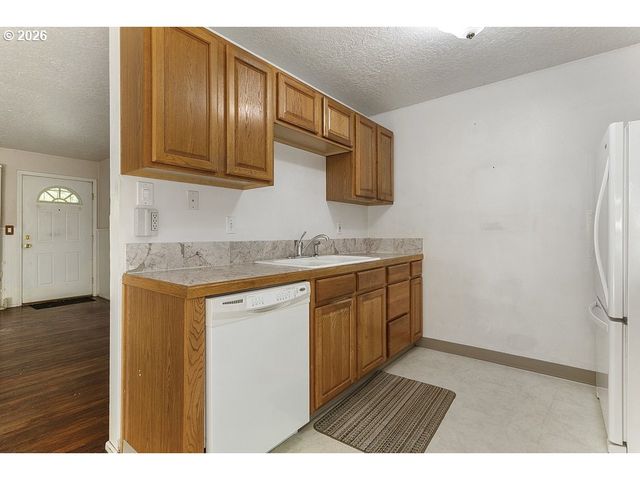 3301 Se 175TH Pl, Portland, OR 97236
