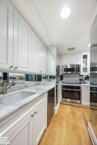 502 Park Ave Apt 11A, New York City, NY 10022