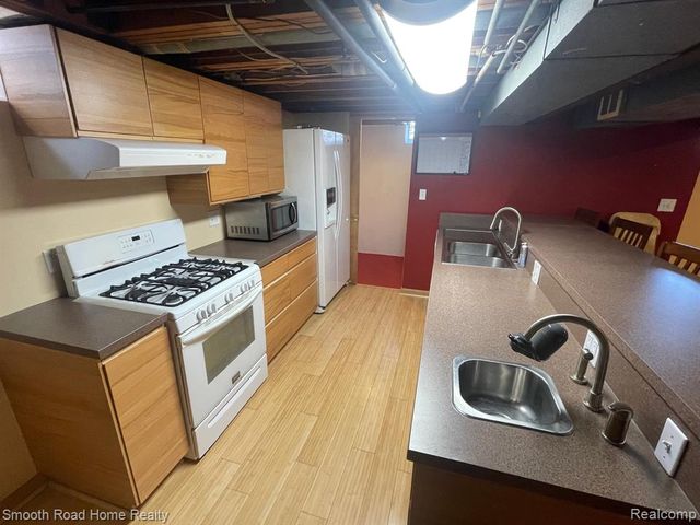 1414 Fairway Court, Dearborn, MI 48124