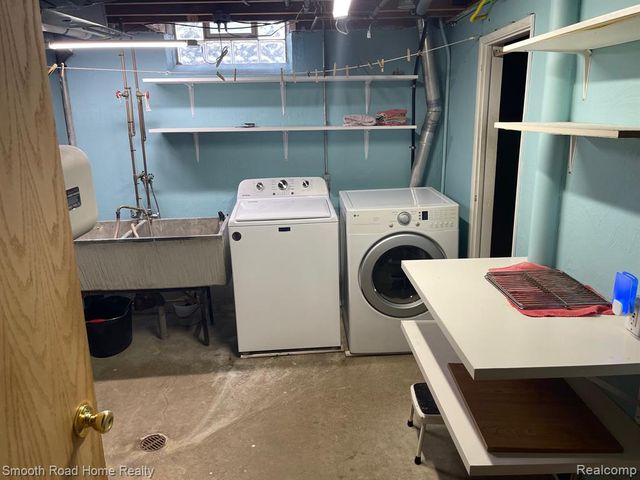 1414 Fairway Court, Dearborn, MI 48124