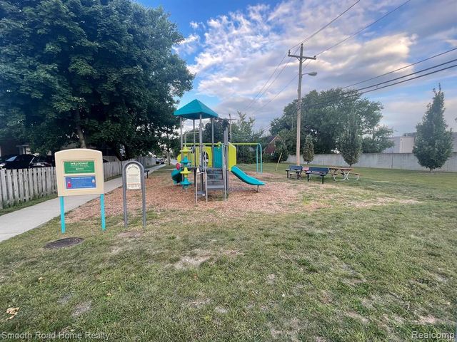 1414 Fairway Court, Dearborn, MI 48124