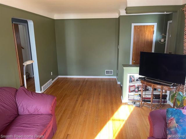 1414 Fairway Court, Dearborn, MI 48124