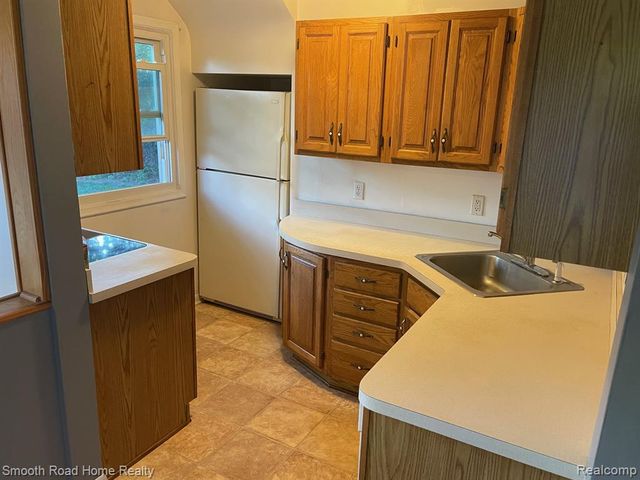 1414 Fairway Court, Dearborn, MI 48124