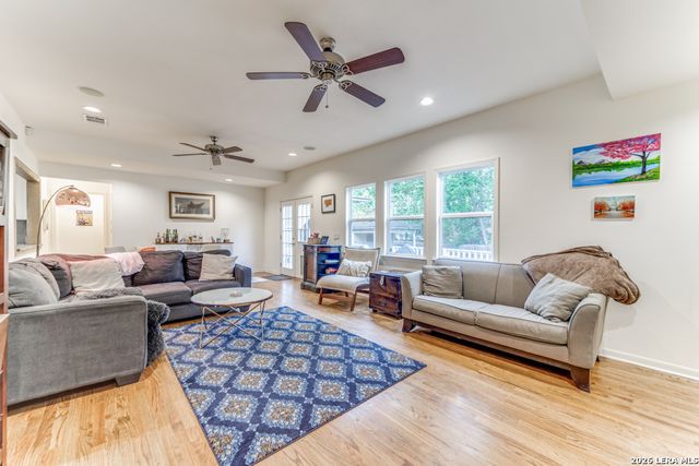 417 Brees Blvd, San Antonio, TX 78209