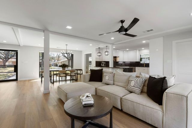 5934 Dumfries Drive, Houston, TX 77096