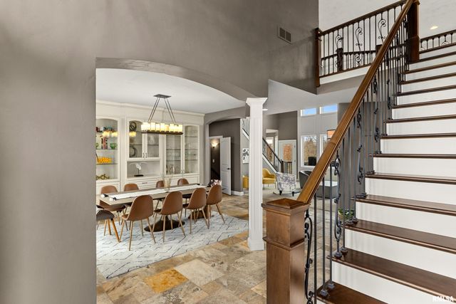 6105 N EAGLE BEND Court, Peoria, IL 61614