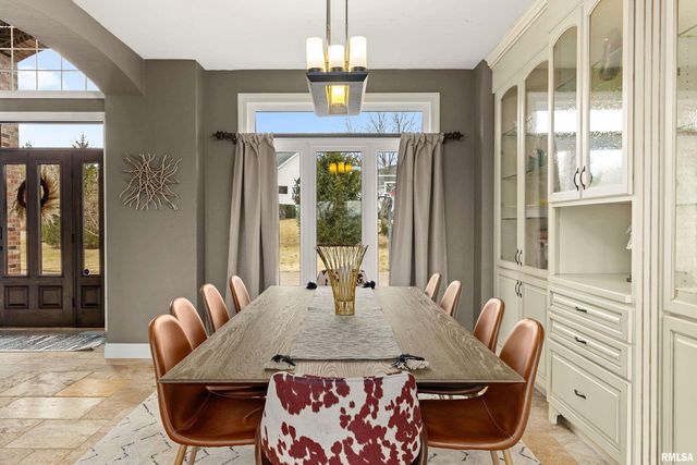 6105 N EAGLE BEND Court, Peoria, IL 61614