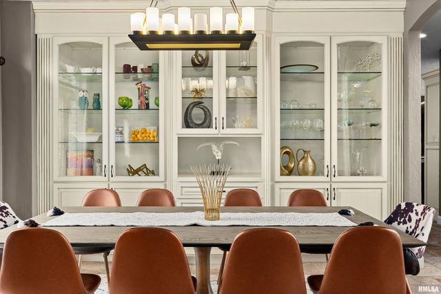 6105 N EAGLE BEND Court, Peoria, IL 61614