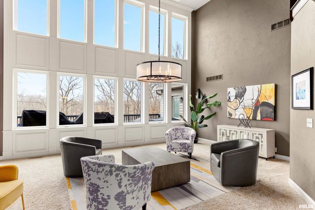 6105 N EAGLE BEND Court, Peoria, IL 61614