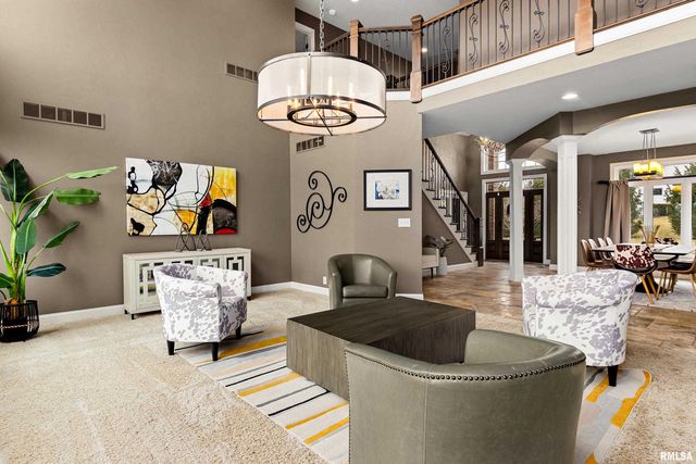 6105 N EAGLE BEND Court, Peoria, IL 61614