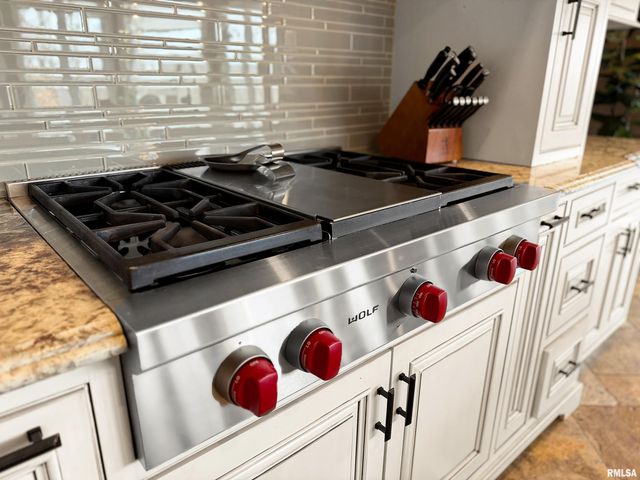 6105 N EAGLE BEND Court, Peoria, IL 61614