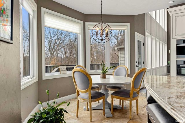 6105 N EAGLE BEND Court, Peoria, IL 61614