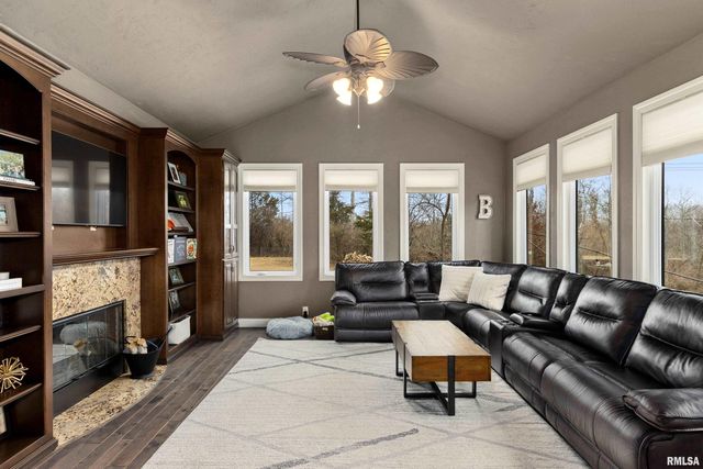 6105 N EAGLE BEND Court, Peoria, IL 61614