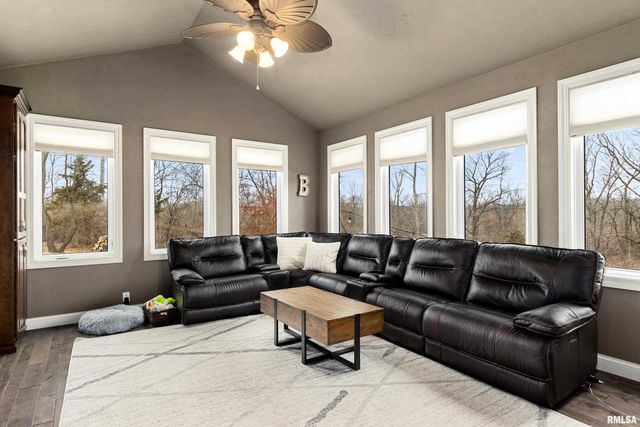 6105 N EAGLE BEND Court, Peoria, IL 61614