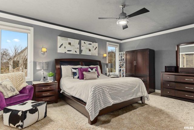 6105 N EAGLE BEND Court, Peoria, IL 61614