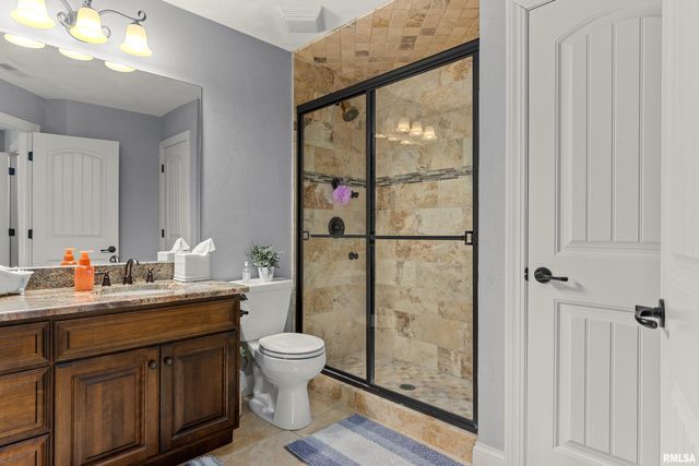 6105 N EAGLE BEND Court, Peoria, IL 61614