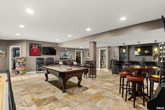 6105 N EAGLE BEND Court, Peoria, IL 61614