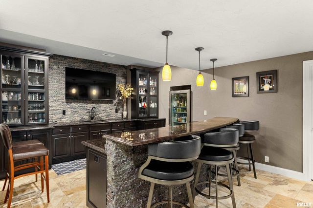 6105 N EAGLE BEND Court, Peoria, IL 61614