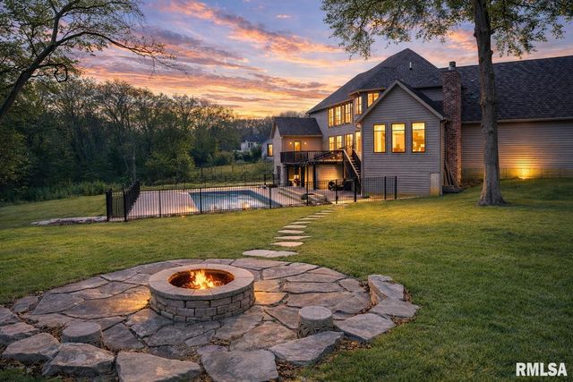 6105 N EAGLE BEND Court, Peoria, IL 61614