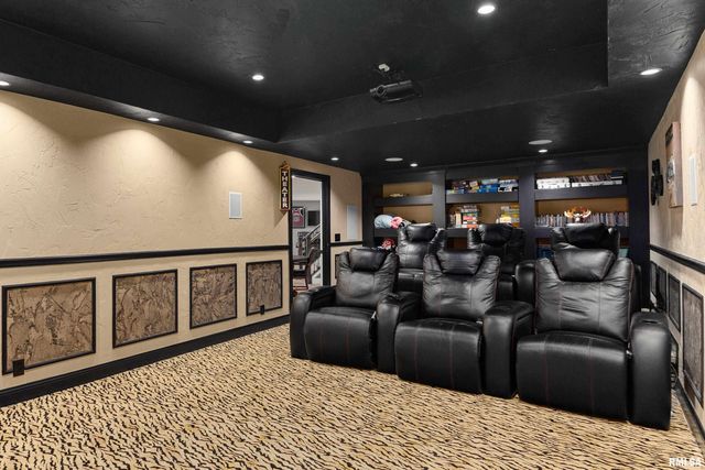 6105 N EAGLE BEND Court, Peoria, IL 61614