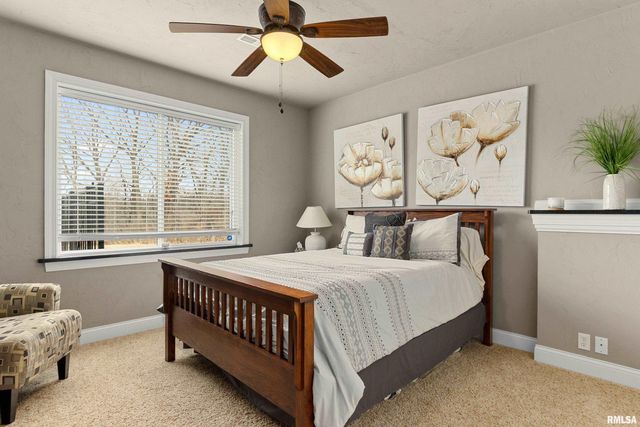 6105 N EAGLE BEND Court, Peoria, IL 61614