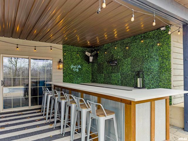 6105 N EAGLE BEND Court, Peoria, IL 61614