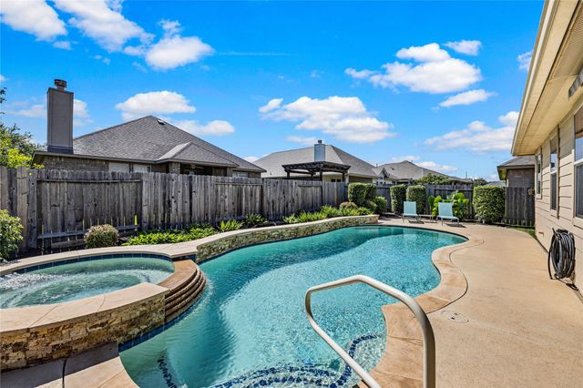 949 Ponte Serra Drive, League City, TX 77573