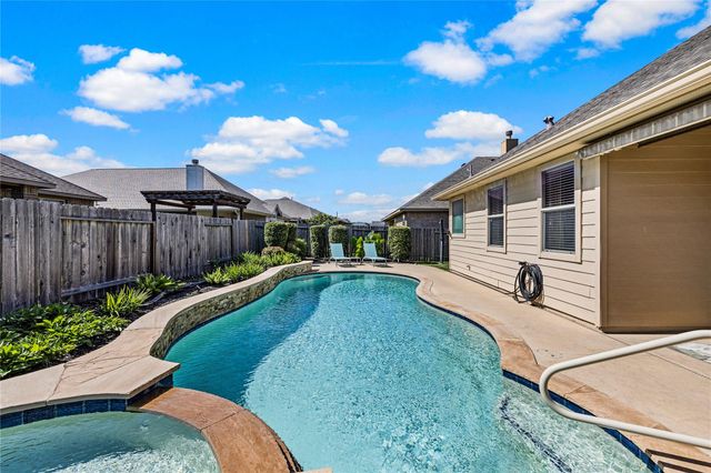 949 Ponte Serra Drive, League City, TX 77573