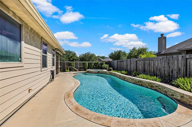 949 Ponte Serra Drive, League City, TX 77573