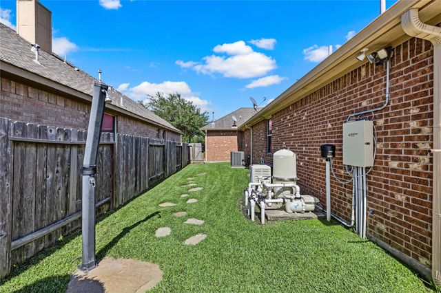 949 Ponte Serra Drive, League City, TX 77573