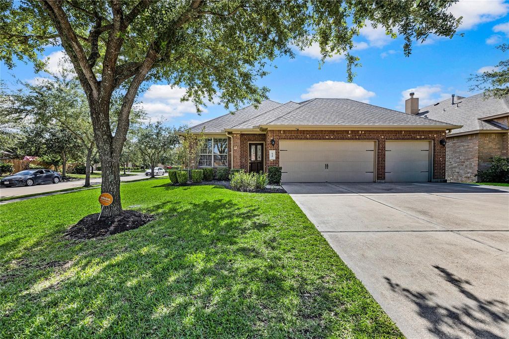949 Ponte Serra Drive, League City, TX 77573
