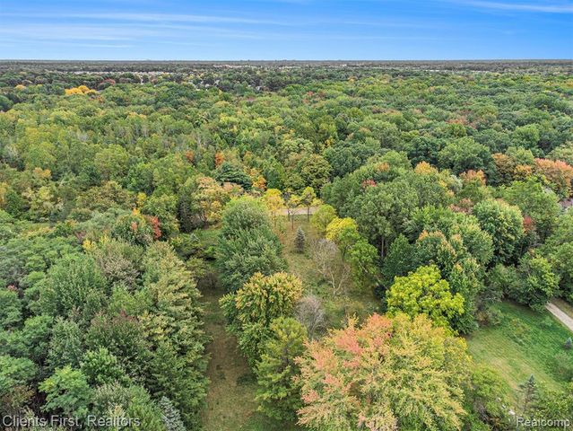 7655 Koppernick Road, Canton, MI 48187