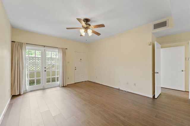 8055 Cambridge Street 21, Houston, TX 77054
