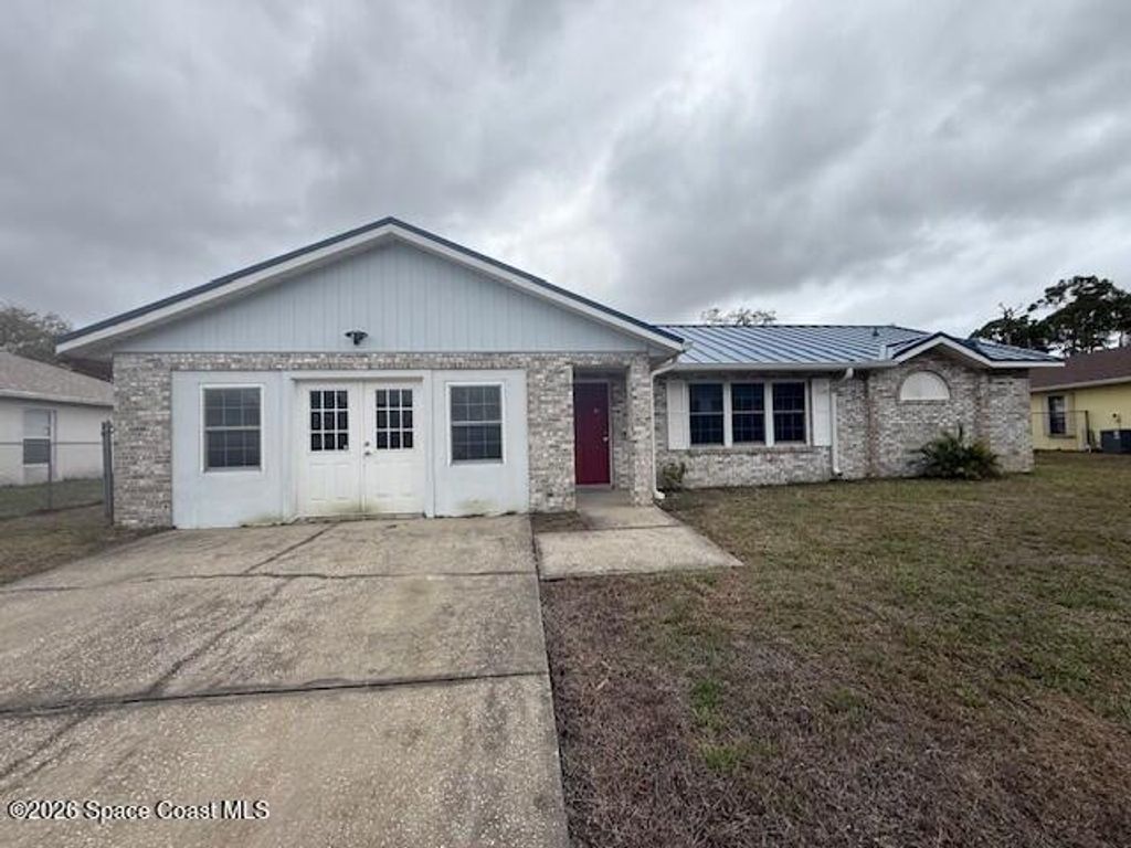 373 Hammock Road SE, Palm Bay, FL 32909