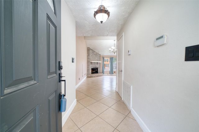 1323 Oakengates Drive, Houston, TX 77015